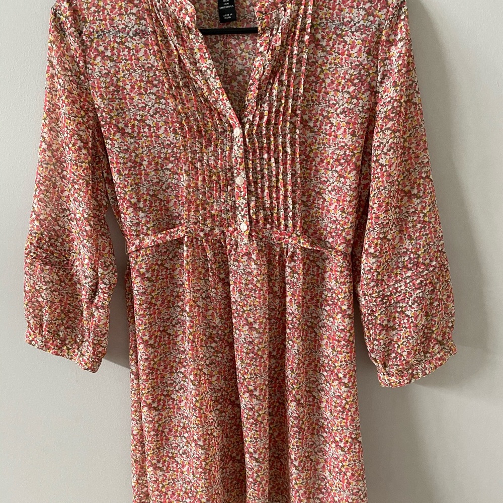 Women’s dress shirt size 6